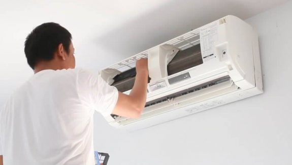 Dieuhoarenhat.com.vn giúp khách hàng tư vấn vệ sinh máy lạnh tại nhà